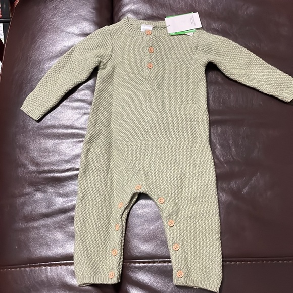 Two Modern Moments Sweater Type Onsies 0-3 months and 6-9 months - Picture 7 of 14